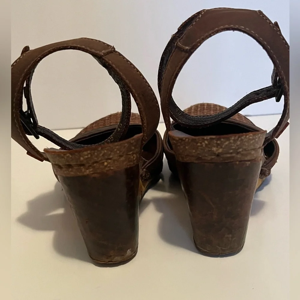 ART Women’s Brown Wedges